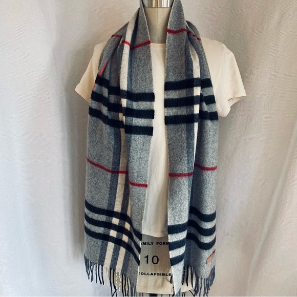 Pure cashmere classic grey, ivory, red plaid with fringe. Unisex - Picture 1 of 5